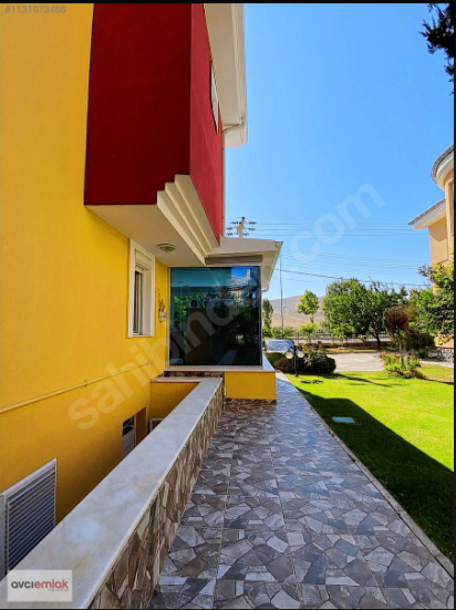 80. YIL SİTESİNDE KIŞ BAHÇELİ VİLLA