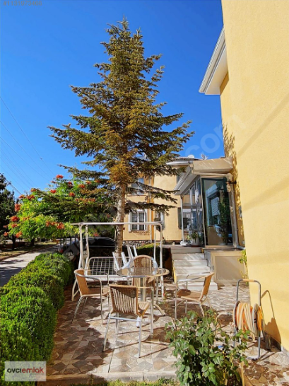 80. YIL SİTESİNDE KIŞ BAHÇELİ VİLLA